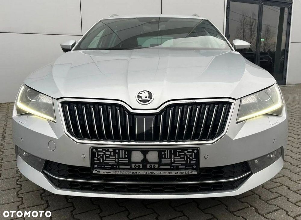 Skoda Superb 2.0 TDI 4x4 L&K DSG - 4
