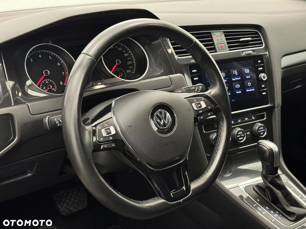 Volkswagen Golf - 17