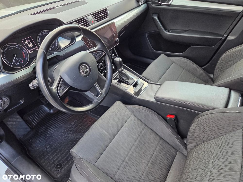 Skoda Superb 2.0 TDI Ambition DSG7 - 8