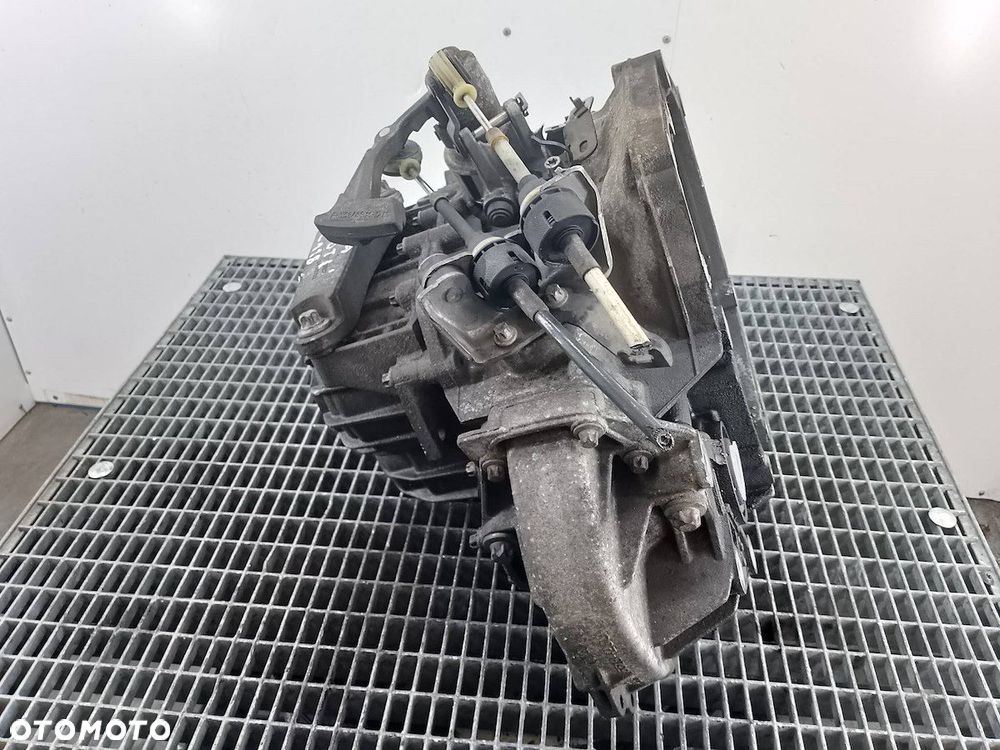 SKRZYNIA BIEGÓW MANUALNA OPEL ASTRA H M32  55192042 1.9 CDTI - 4