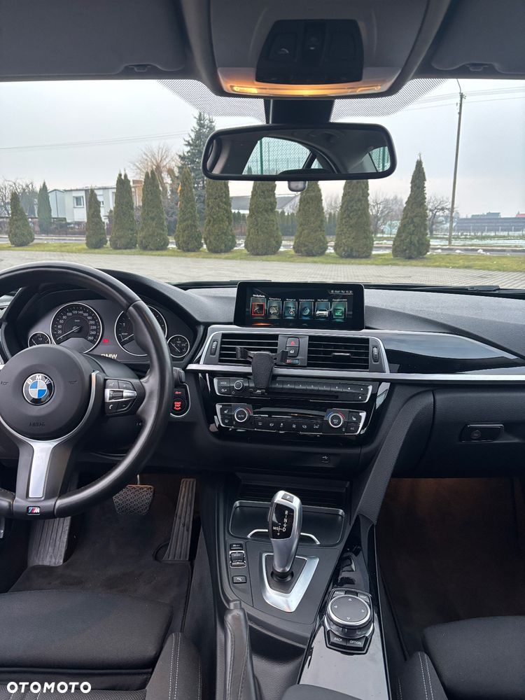 BMW Seria 3 330i Sport Line - 10