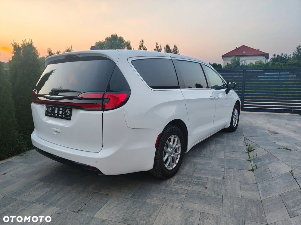Chrysler Pacifica - 7