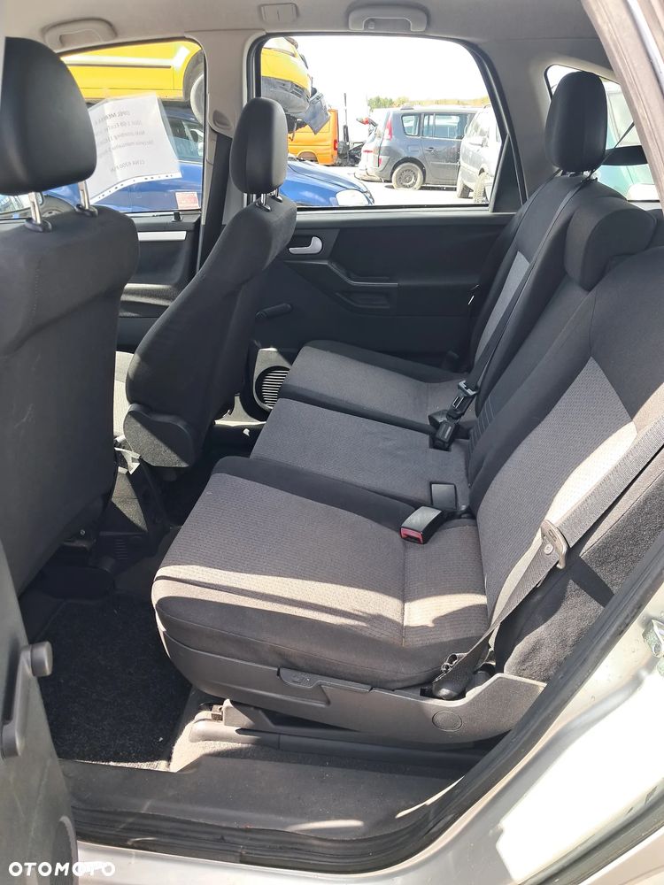 Opel Meriva 1.6 16V (Essentia) - 11