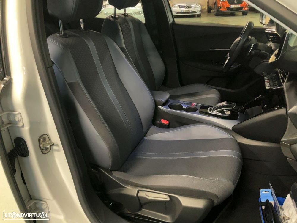 Peugeot 2008 PureTech 130 EAT8 Allure Pack - 12