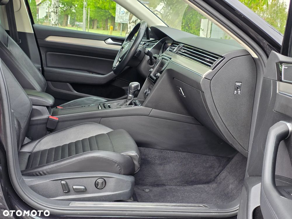 Volkswagen Passat 2.0 TDI Bi-Turbo BMT 4Mot Highline DSG - 24