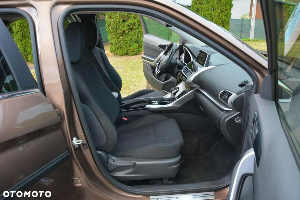 Mitsubishi Eclipse Cross - 16