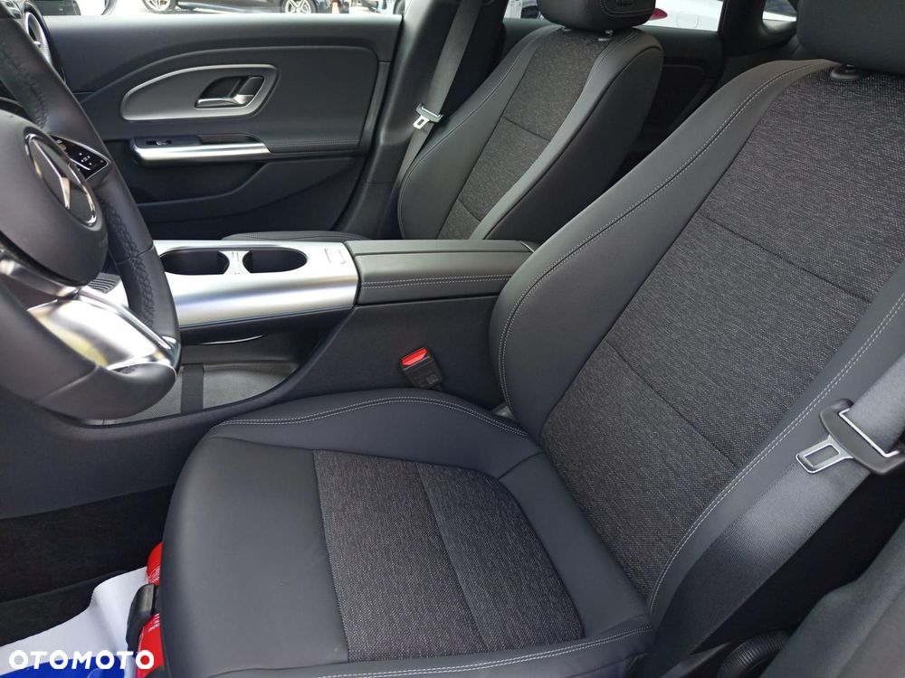 Mercedes-Benz CLA 200 mHEV 8G-DCT - 12