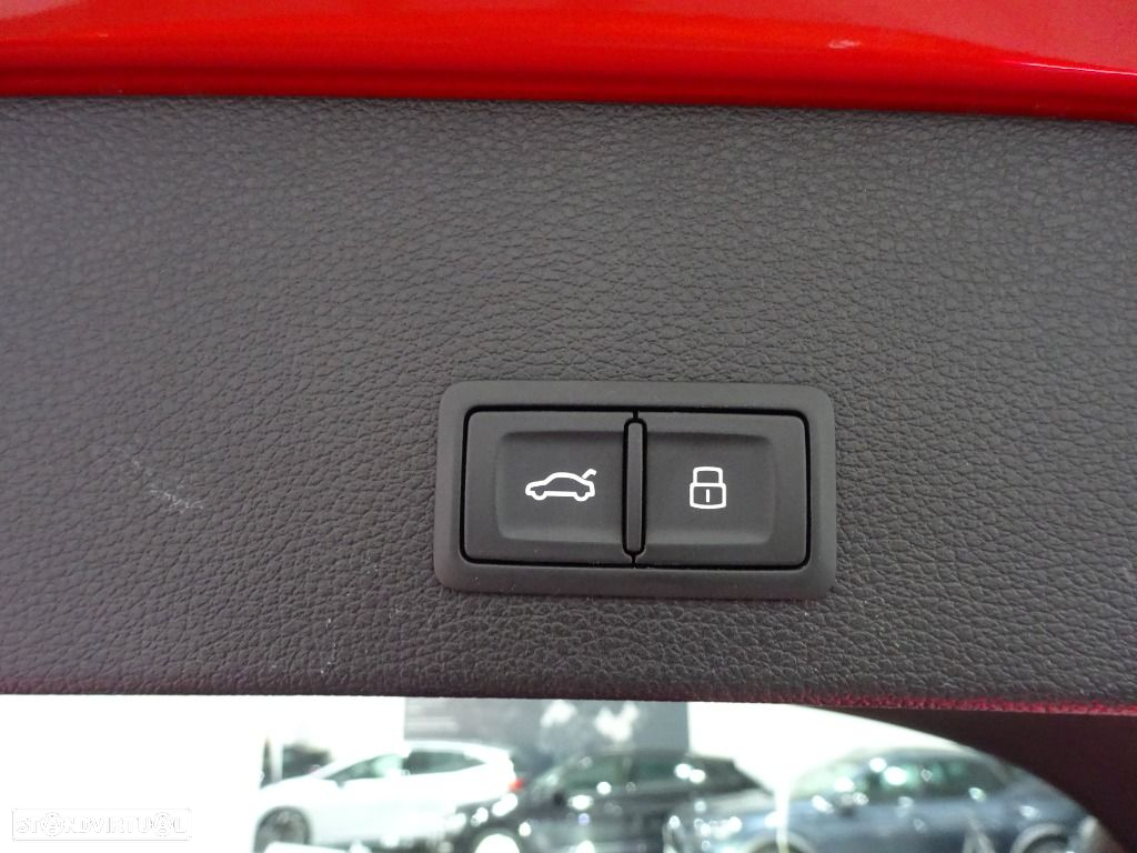 Audi Q2 30 TDI Design S tronic - 28