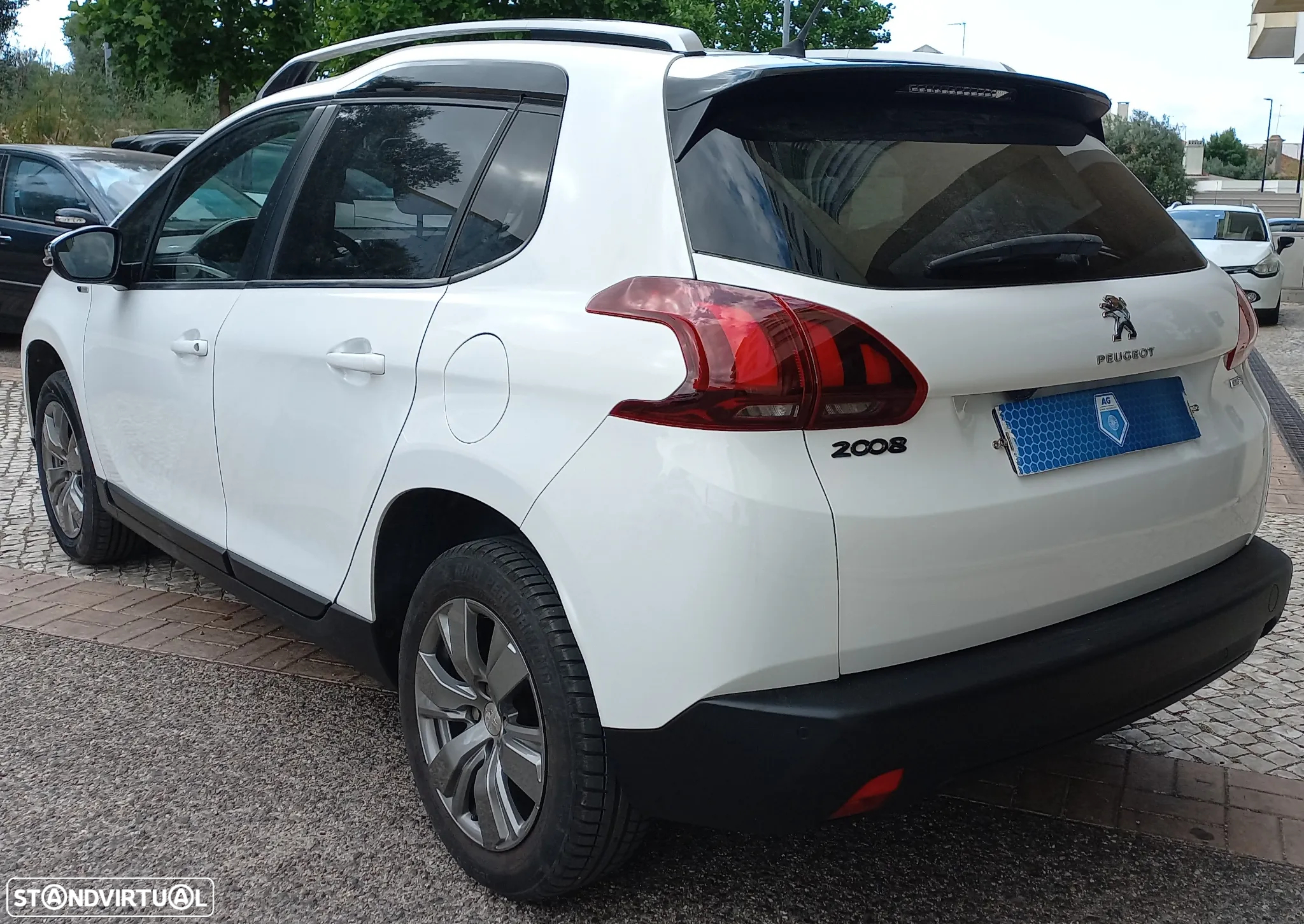 Peugeot 2008 1.2 PureTech Style - 3