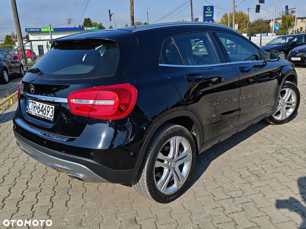 Mercedes-Benz GLA - 8