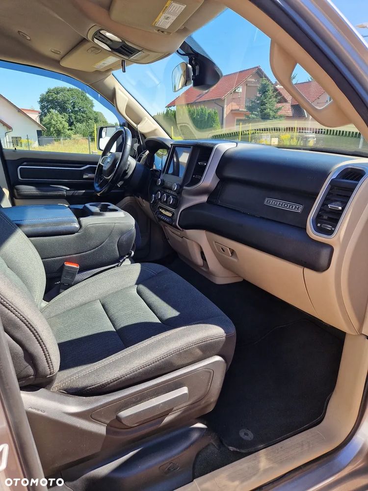RAM 1500 Crew Cab Shortbed Bighorn - 9