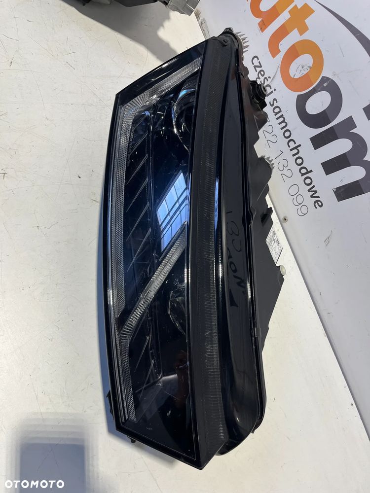 Škoda Octavia IV 4 lampa lewy/prawy  przód 5E4941015A,5E4941016A 2021R - 5