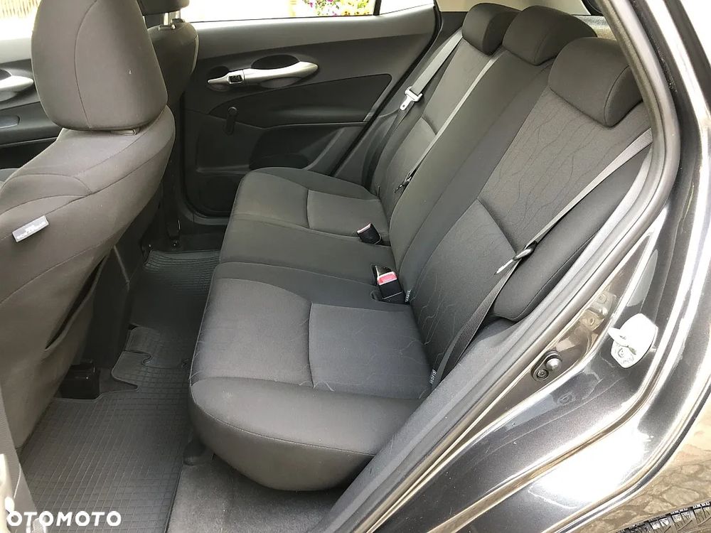 Toyota Auris - 11