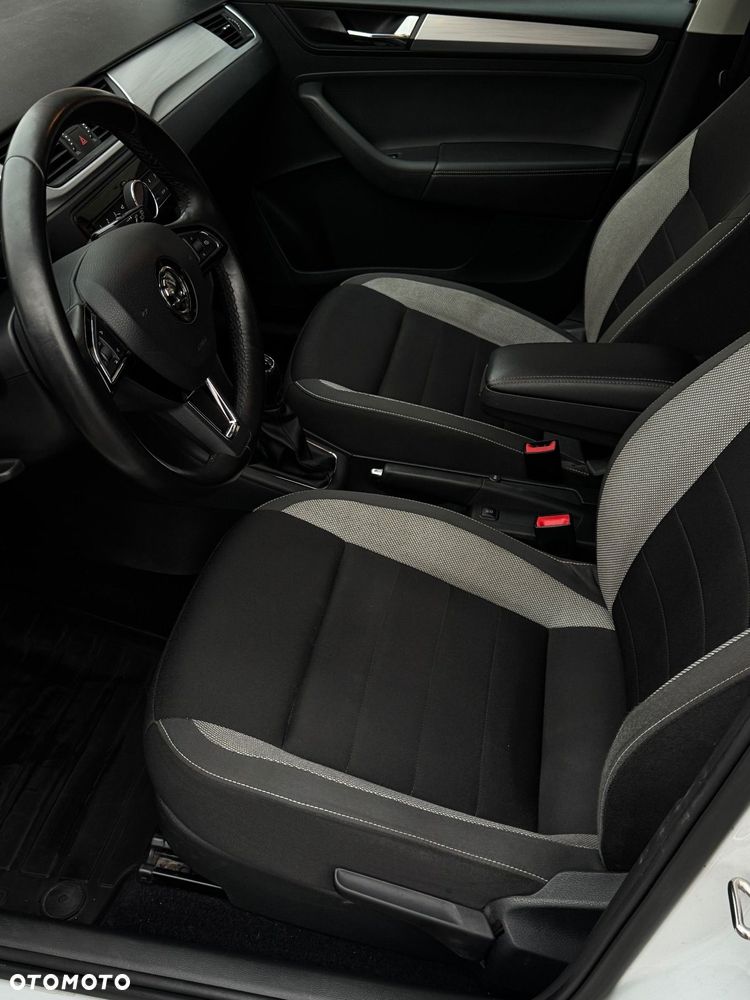 Skoda RAPID 1.0 TSI Ambition - 9