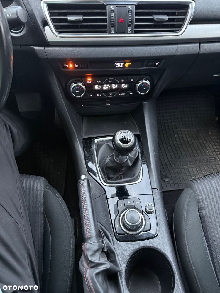 Mazda 3 - 8