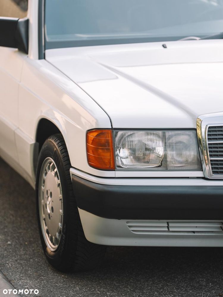 Mercedes-Benz W201 (190) - 9