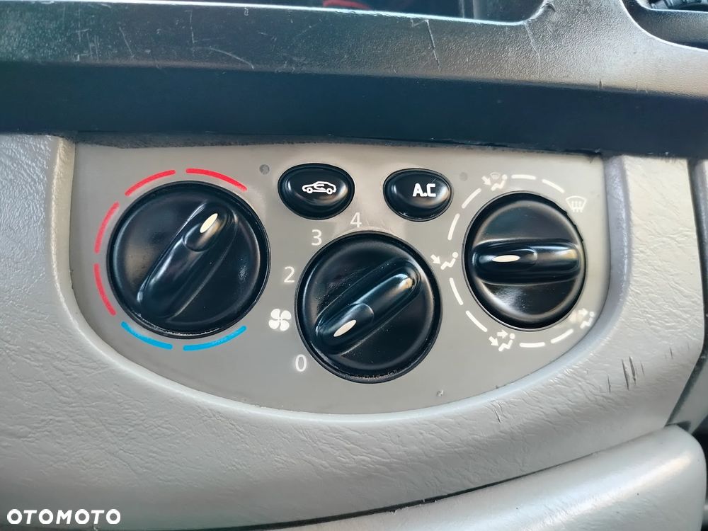 Renault trafic - 10