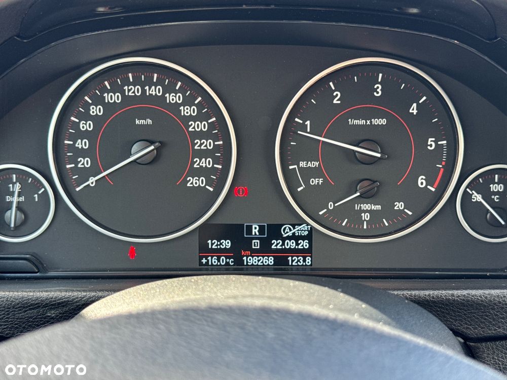BMW 3GT 318d Sport Line - 27