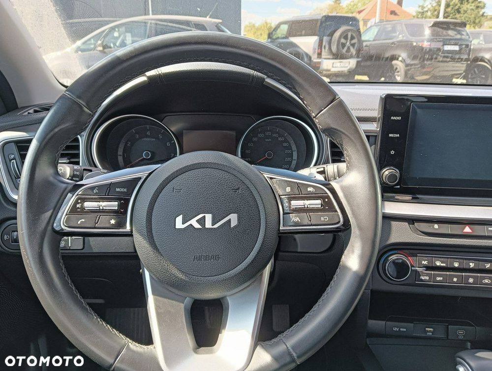 Kia Ceed - 12
