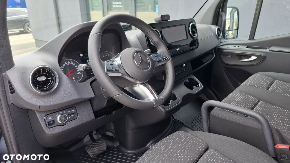 Mercedes-Benz Sprinter - 9