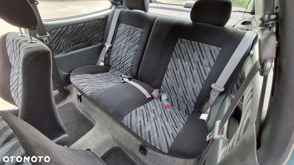 Toyota Corolla - 10