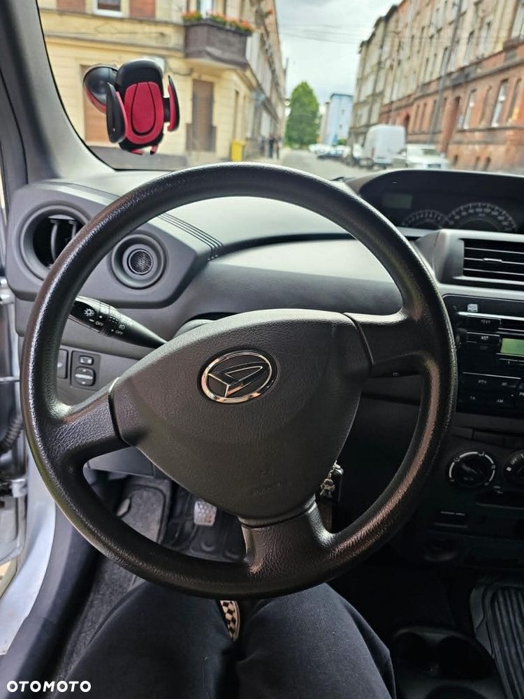 Daihatsu Materia - 11