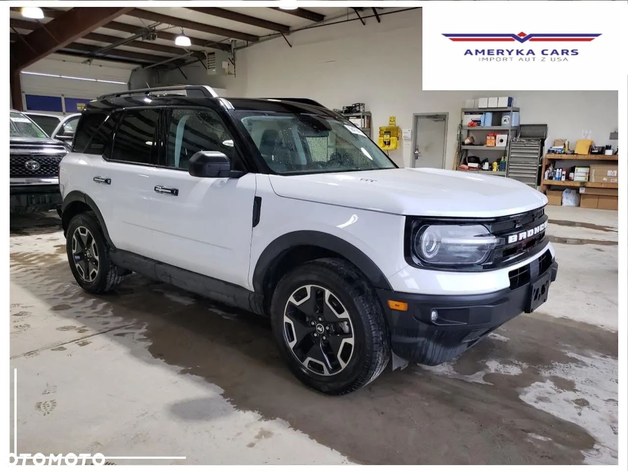 Ford Bronco - 1