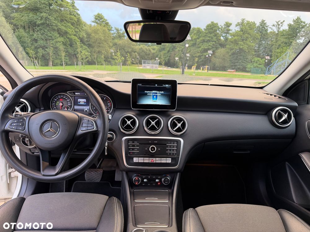 Mercedes-Benz Klasa A 180 7G-DCT Style - 5