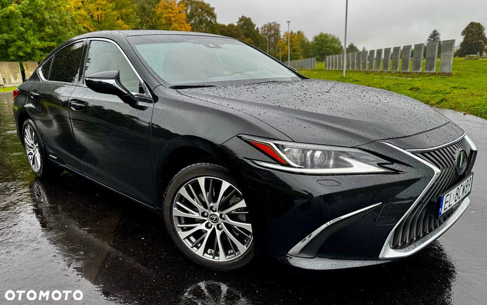 Lexus ES 300h Business Edition - 9