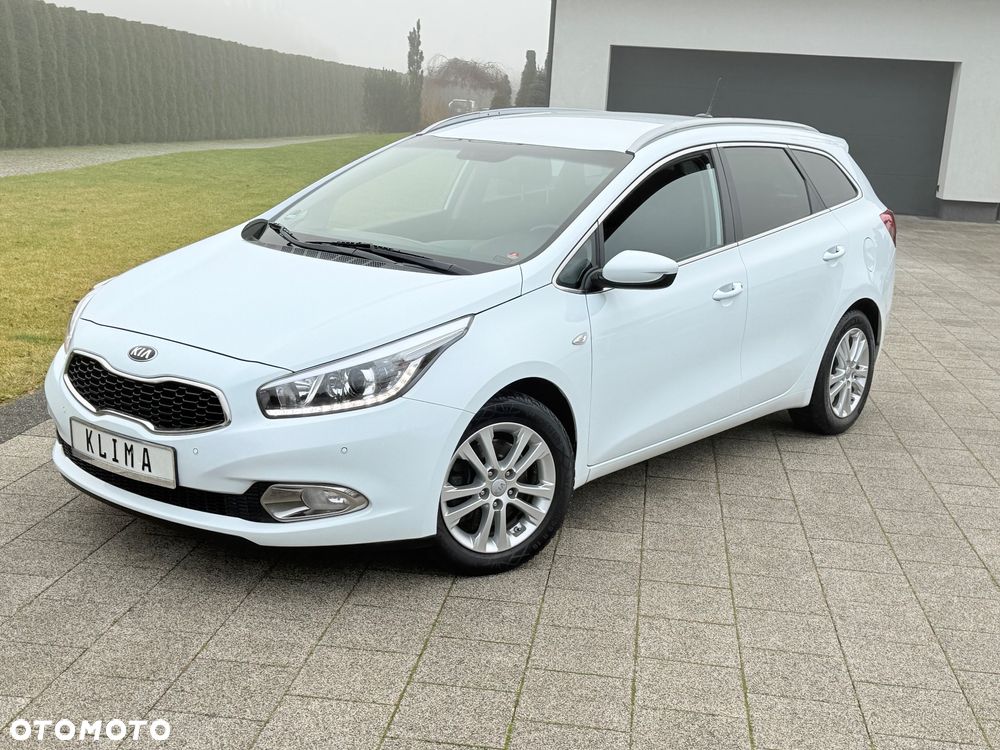 Kia Ceed 1.6 GDI Fifa World Cup Edition - 25
