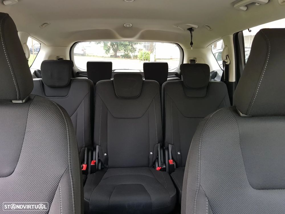 Ford S-Max 2.0 TDCi Titanium - 32