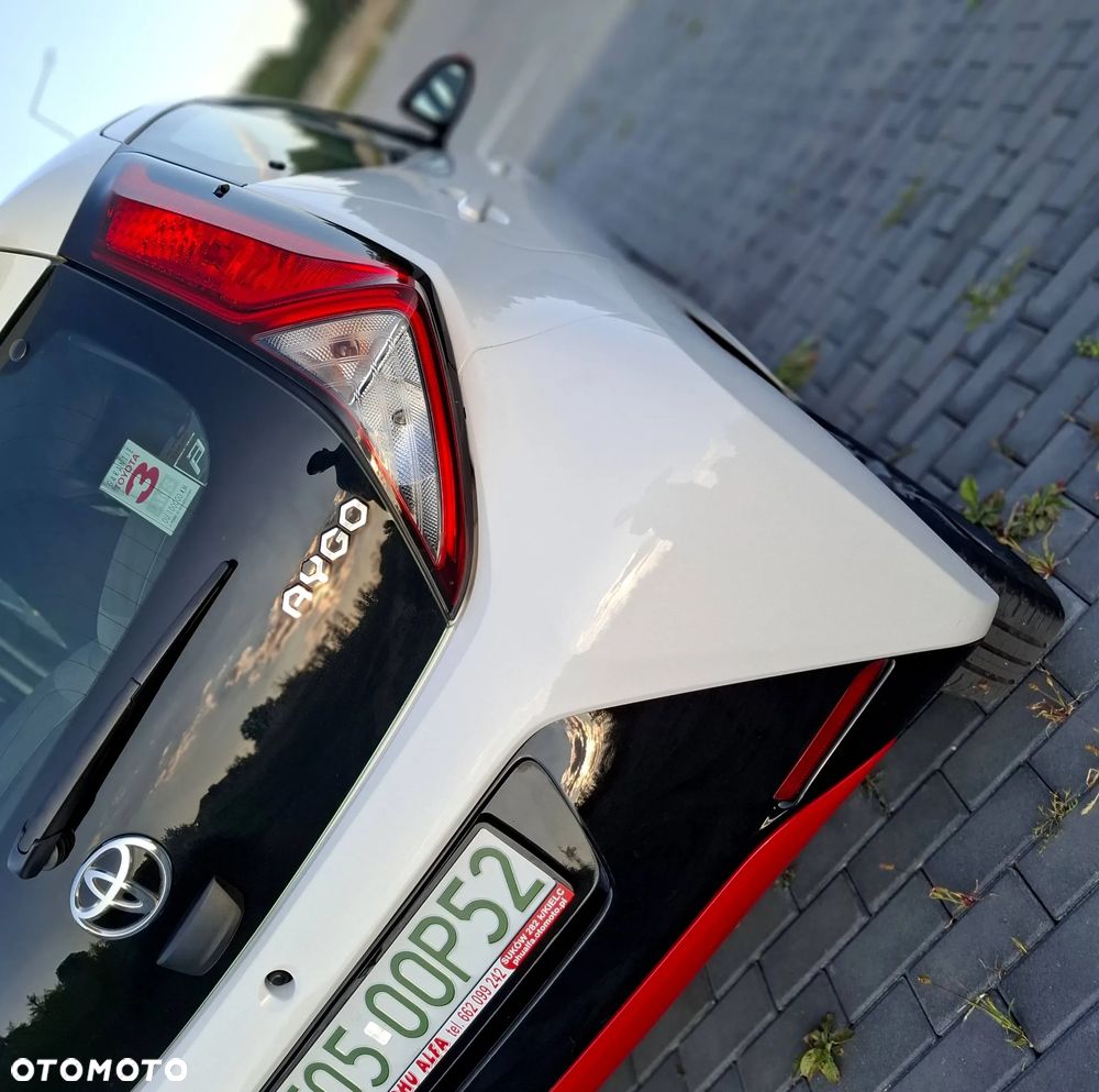 Toyota Aygo x-play connect - 26