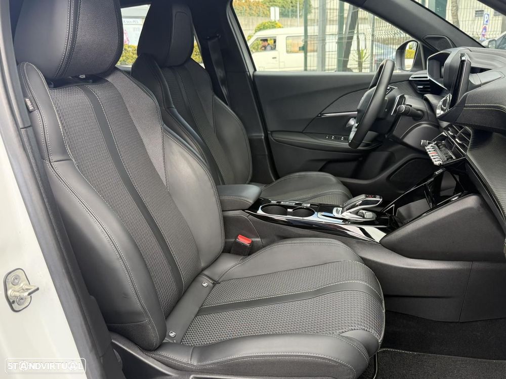 Peugeot 2008 1.2 PureTech GT EAT8 - 40