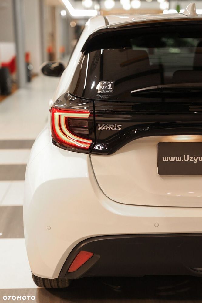 Toyota Yaris Hybrid 1.5 Style - 11