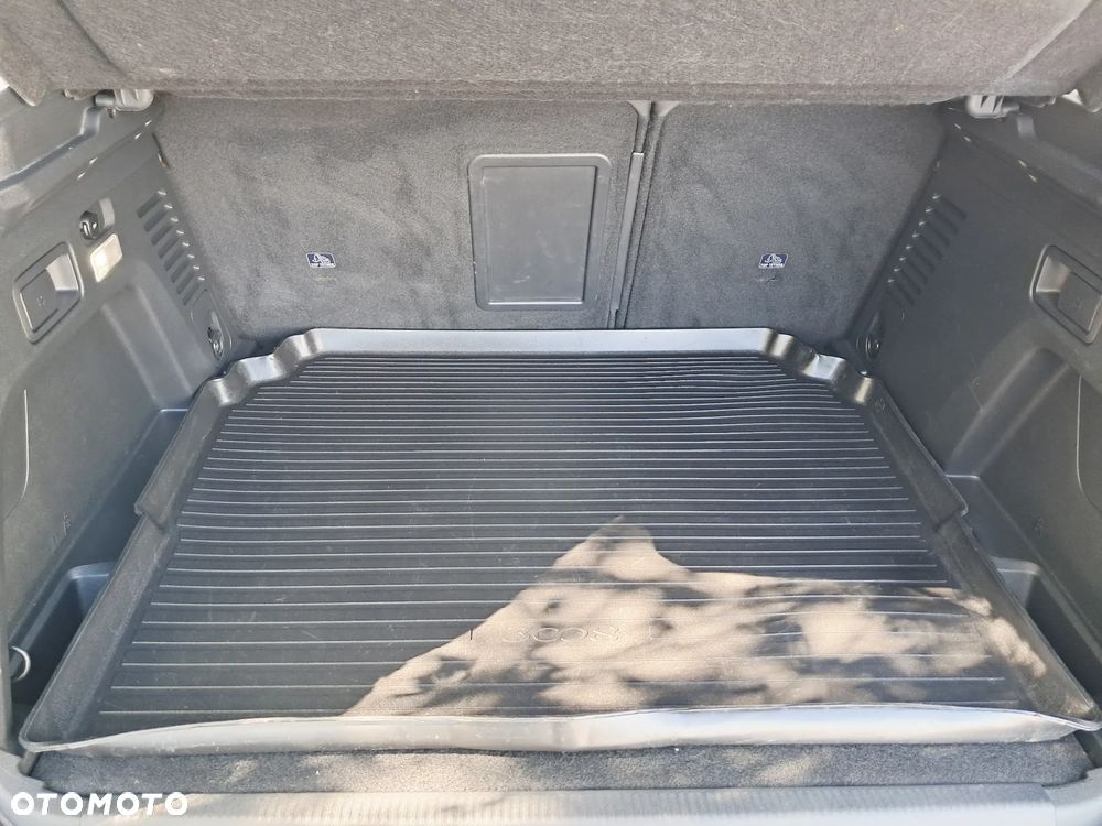 Peugeot 3008 1.2 PureTech GPF Allure S&S EAT8 - 13