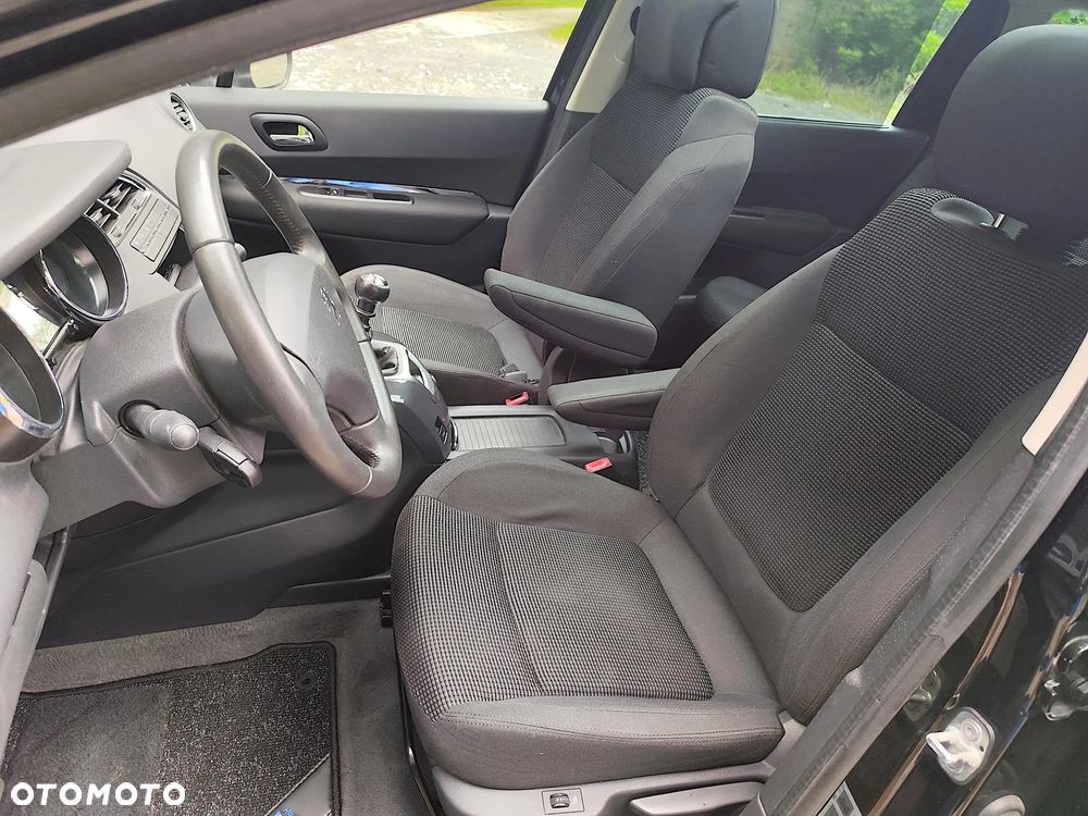 Peugeot 5008 HDI FAP 150 Family Plus - 10