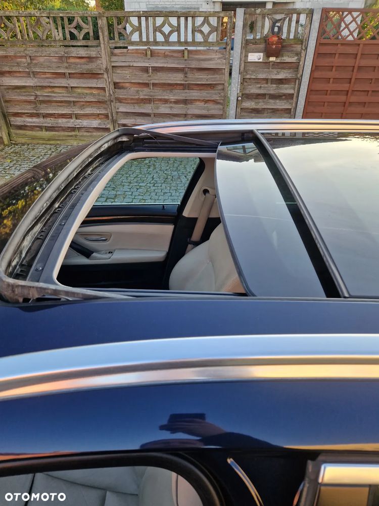 BMW Seria 5 530d Touring Luxury Line - 21