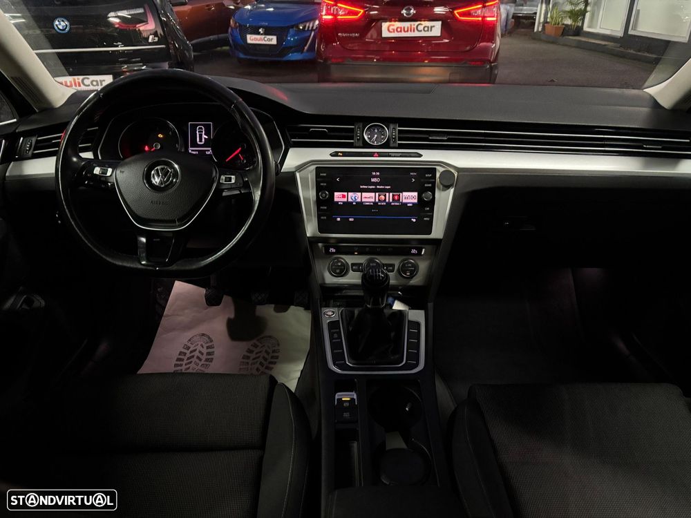 VW Passat Variant 1.6 TDI Confortline - 17