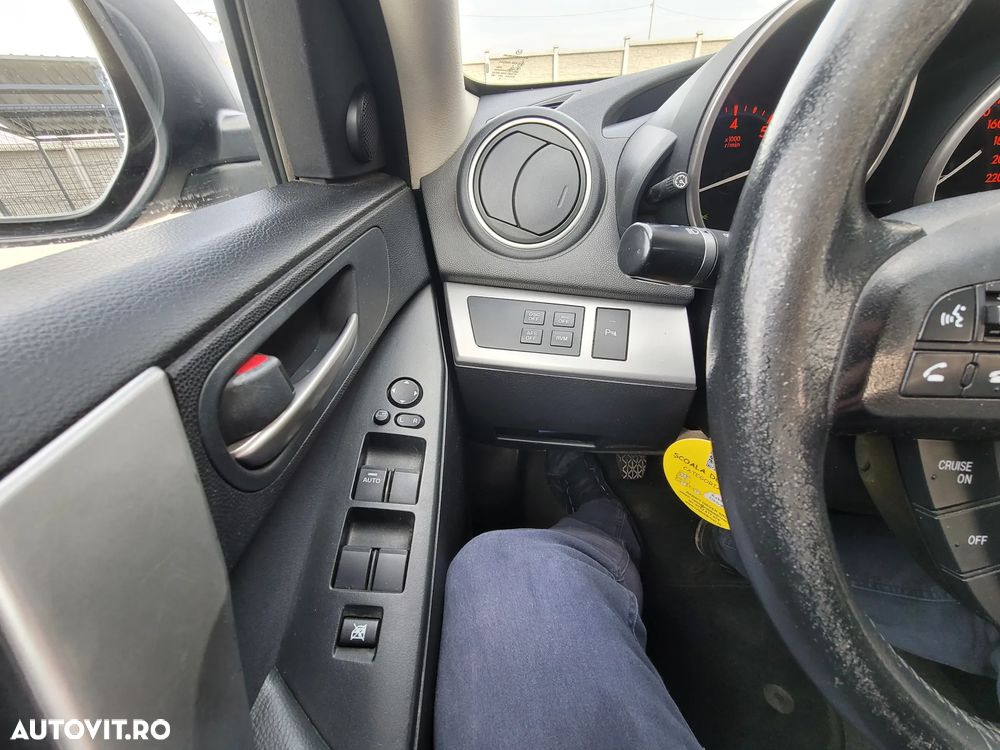 Mazda 3 2.0 MZR DISI Sports-Line - 8