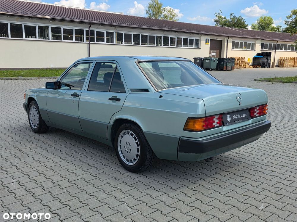 Mercedes-Benz W201 (190) - 8