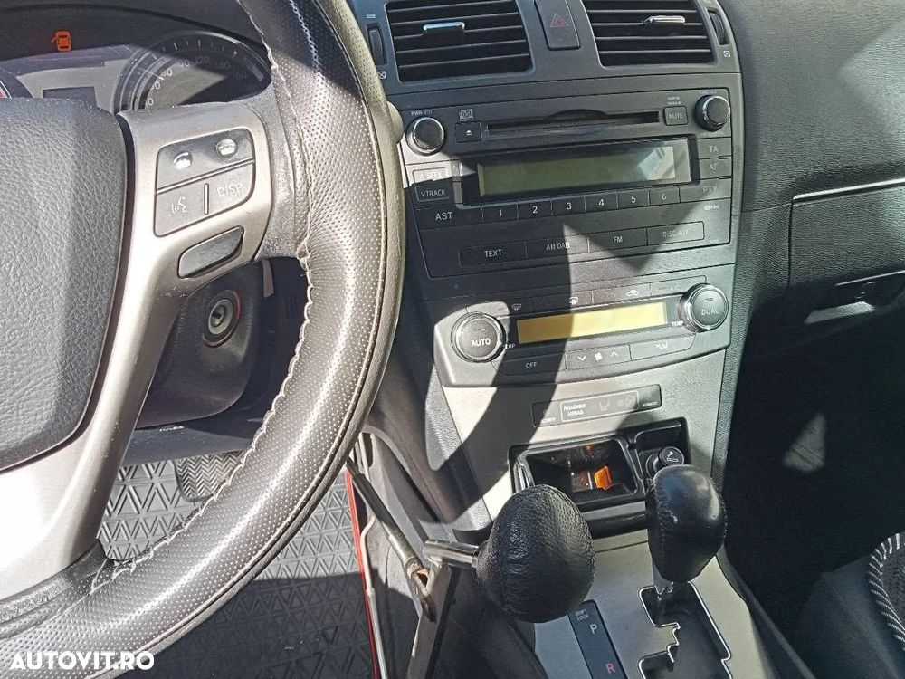 Toyota Avensis - 6