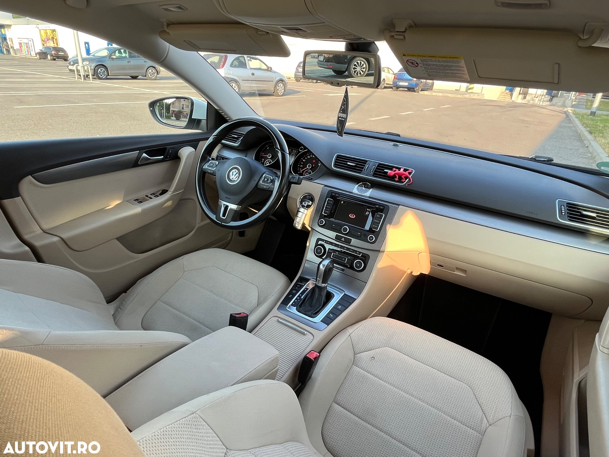 Volkswagen Passat Variant 2.0 TDI DPF DSG Individual - 9