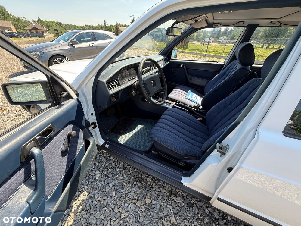 Mercedes-Benz W201 (190) - 16