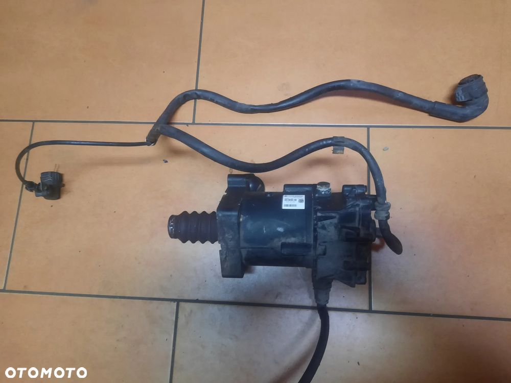 Wysprzeglik Silownik Sprzegla 048300505 Man TGA - 1