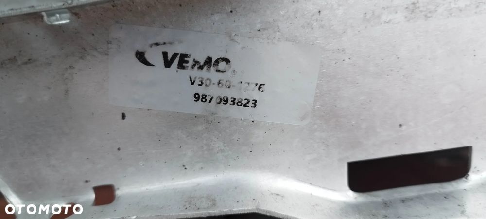 CHŁODNICA WODY mercedes 124 vemo v30-60-1276 - 2