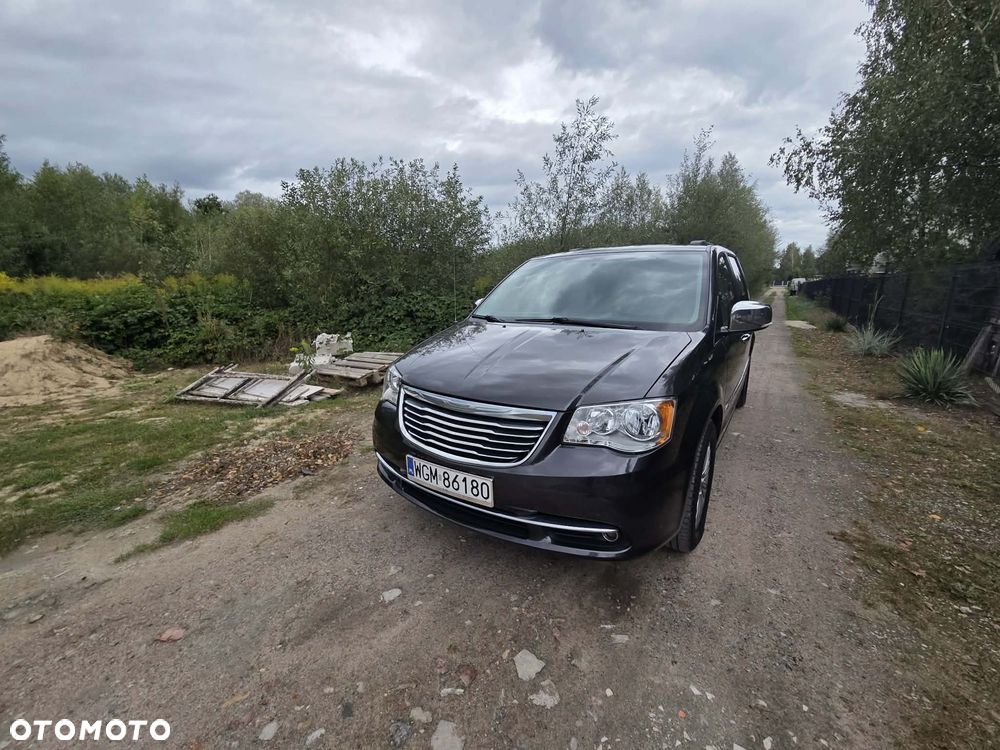 Chrysler Town & Country 3.6 Limited - 9