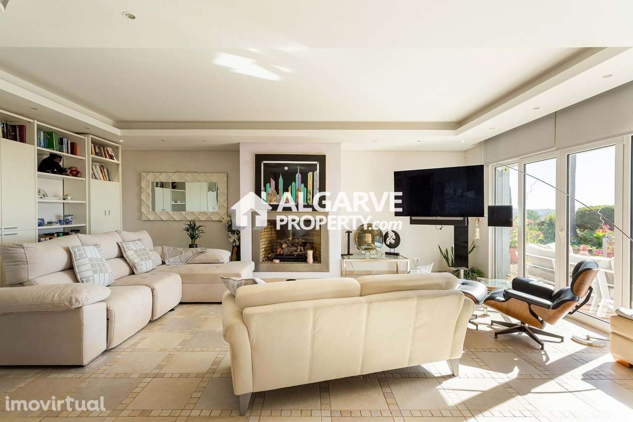 Moradia de 4 quartos com deslumbrantes vistas para o campo e para o ma - Grande imagem: 3/35