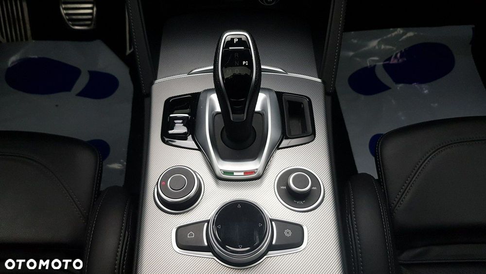 Alfa Romeo Stelvio - 25