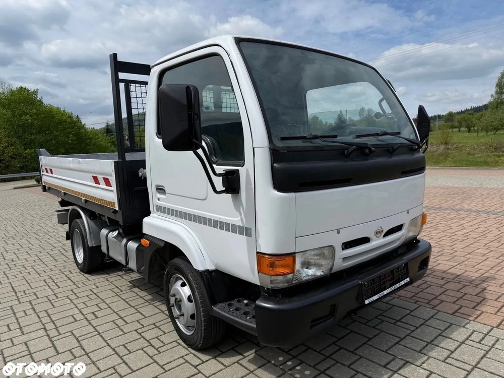 Nissan Cabstar - 3
