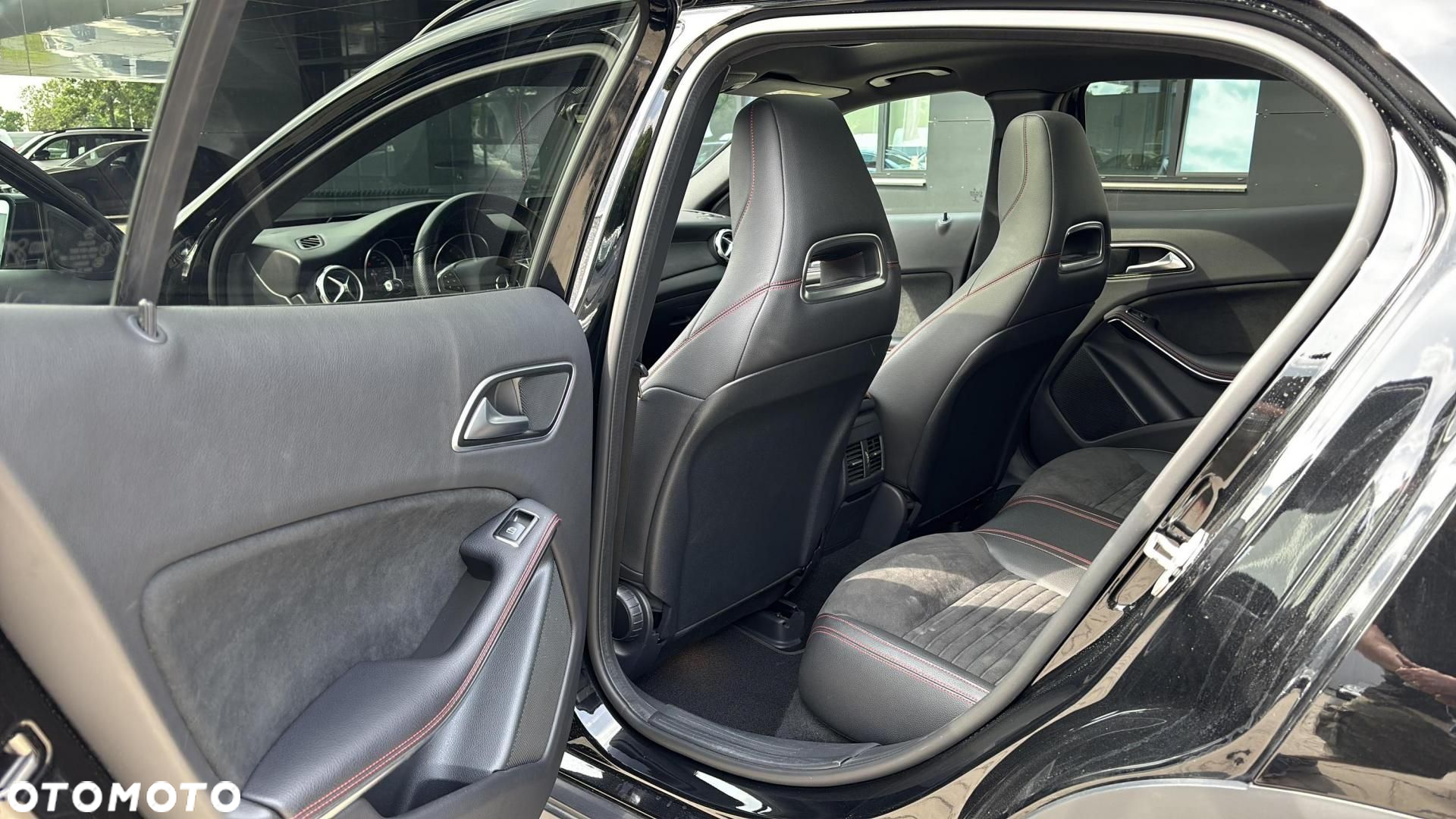 Mercedes-Benz GLA - 17